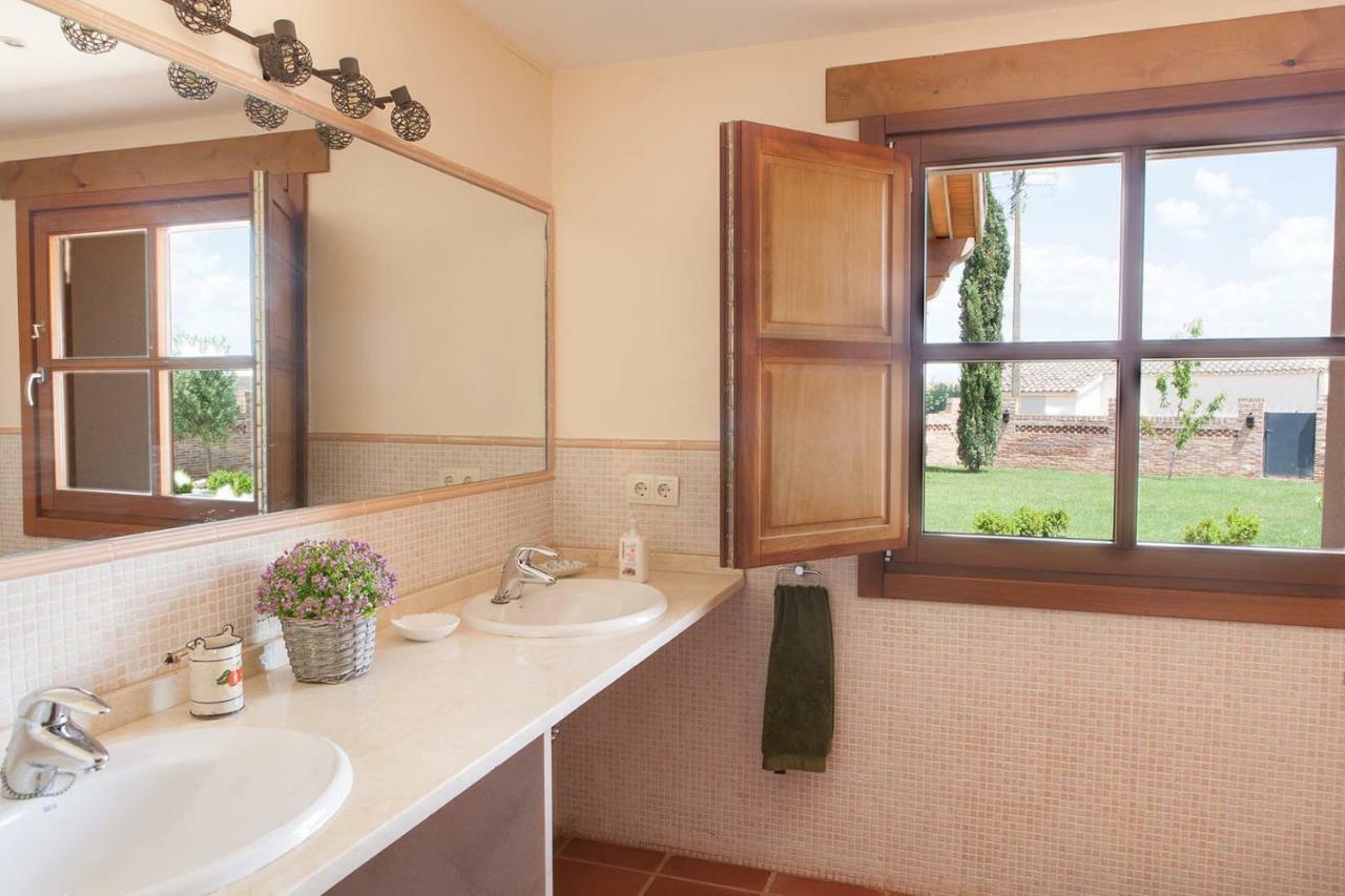 Casa Roble Guest House Almenara de Tormes Eksteriør bilde